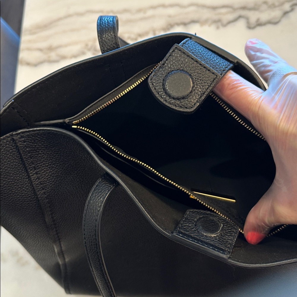 SOLD!!! EUC Tory Burch Black Pebble Leather Tote with Gold Emblem - Picture 7 of 8